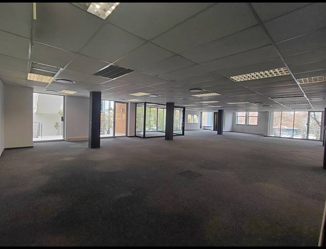 368M² OFFICE TO LET IN BRYANSTON